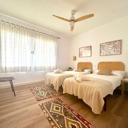 Villa Alboran Beachfront 9Pax Torre de Benagalbon Luaran gambar