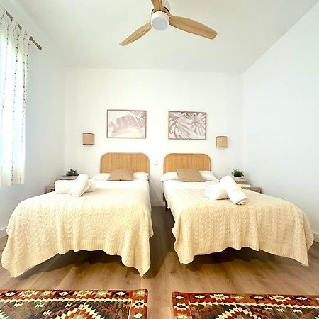 Villa Alboran Beachfront 9Pax Torre de Benagalbon Luaran gambar
