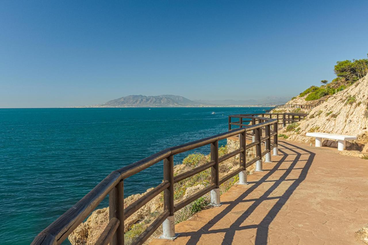 Villa Alboran Beachfront 9Pax Torre de Benagalbon Luaran gambar