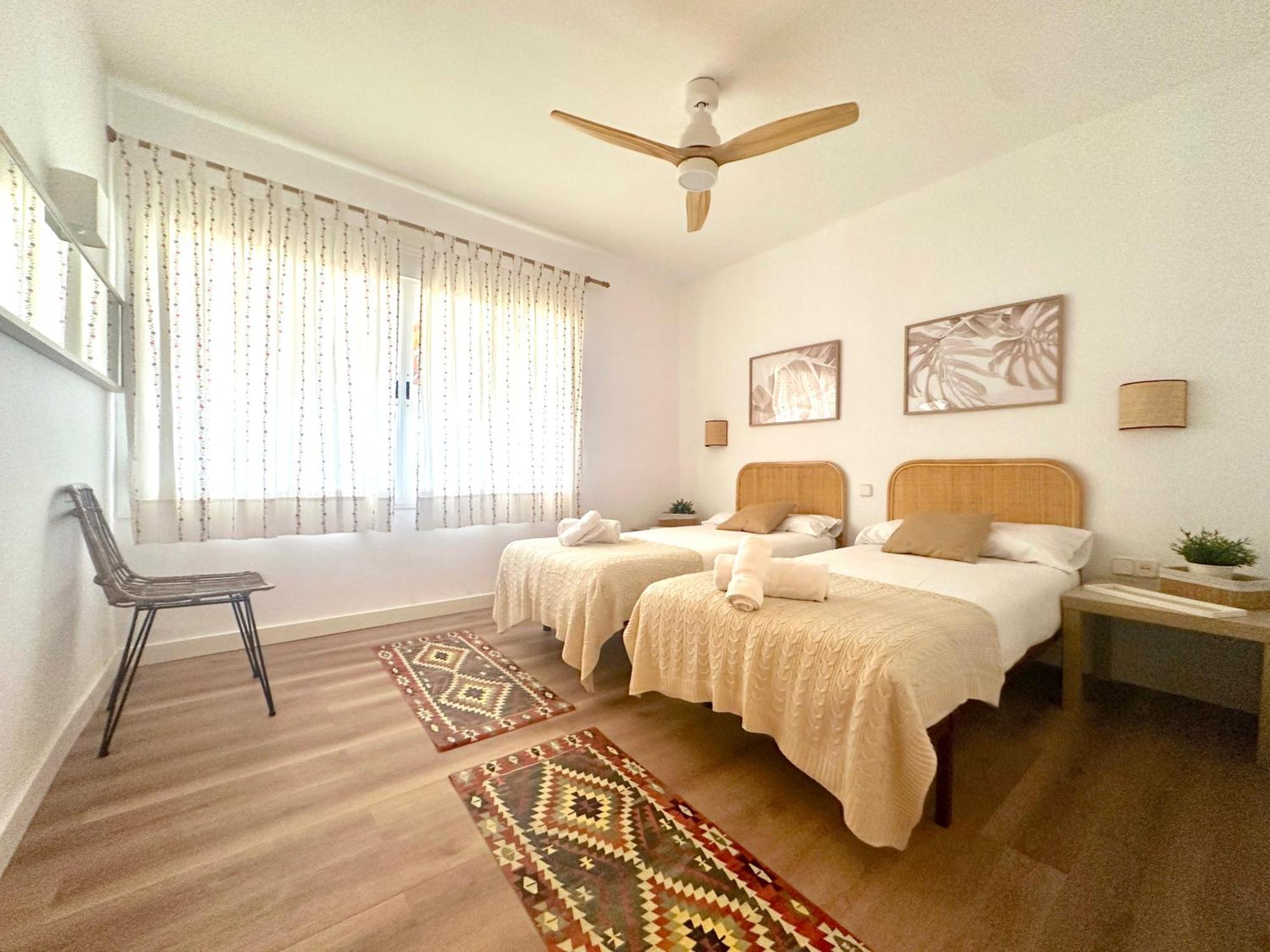 Villa Alboran Beachfront 9Pax Torre de Benagalbon Luaran gambar