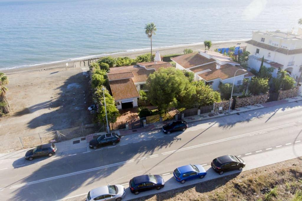 Villa Alboran Beachfront 9Pax Torre de Benagalbon Luaran gambar
